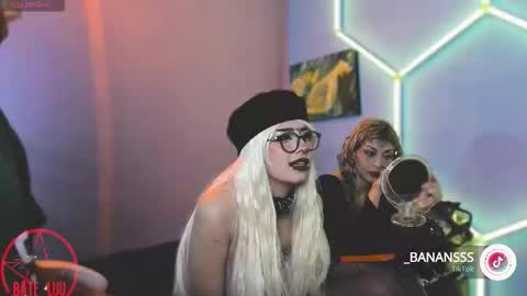 Beth   online show from 10-20-25, 04:02