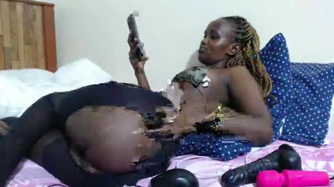 Shan online show from 12-20-25, 03:19