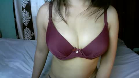 Snapshot of princess916446 chatting on 11-12-25, 06:14 princess online show from 11-12-25, 06:14