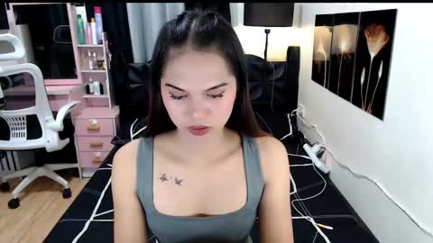 Snapshot of princess_018 chatting on 10-08-25, 04:37 Shane online show from 10-08-25, 04:37