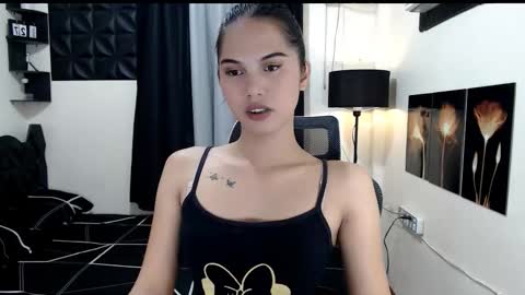 Snapshot of princess_018 chatting on 12-19-25, 03:13 Shane online show from 12-19-25, 03:13