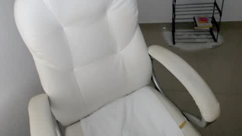 Snapshot of princess_19x chatting on 01-31-25, 11:03 valery dollx online show from 01-31-25, 11:03