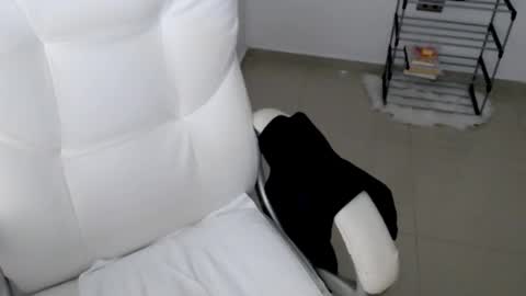 Snapshot of princess_19x chatting on 02-26-25, 09:58 valery dollx online show from 02-26-25, 09:58