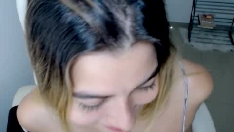 Snapshot of princess_19x chatting on 03-07-25, 05:29 valery dollx online show from 03-07-25, 05:29