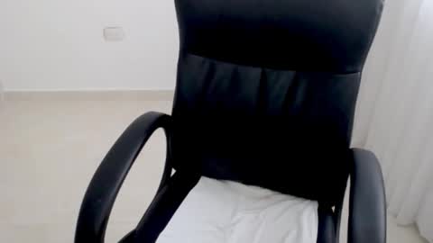 Snapshot of princess_19x chatting on 10-16-25, 09:49 valery dollx online show from 10-16-25, 09:49