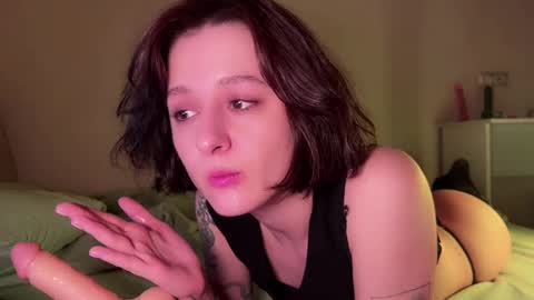 Snapshot of princess_euphoria chatting on 12-24-24, 04:19 Kristina online show from 12-24-24, 04:19