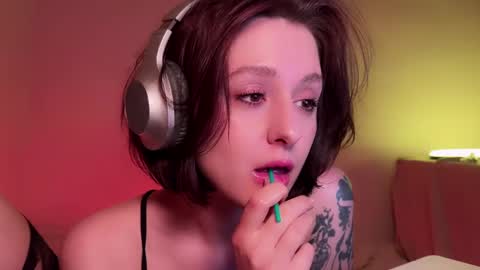 Snapshot of princess_euphoria chatting on 03-01-25, 02:55 Kristina online show from 03-01-25, 02:55