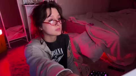 Snapshot of princess_euphoria chatting on 09-13-25, 01:00 Kristina online show from 09-13-25, 01:00