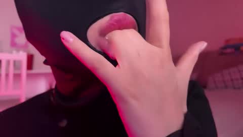 Snapshot of princess_euphoria chatting on 10-12-25, 05:45 Kristina online show from 10-12-25, 05:45