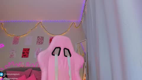 Snapshot of princess_kristy chatting on 02-07-26, 06:39 Kristy online show from 02-07-26, 06:39