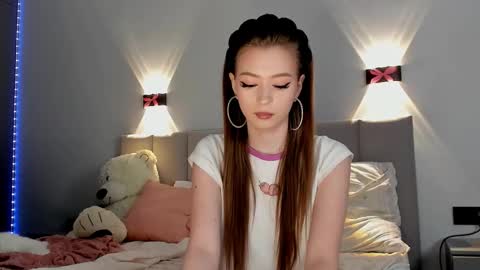 Snapshot of princess_nier chatting on 12-17-24, 10:00 Princess Diana online show from 12-17-24, 10:00