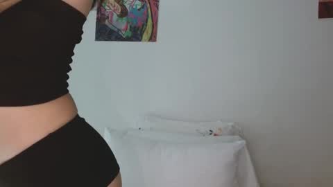 Sophie online show from 11-28-25, 04:31