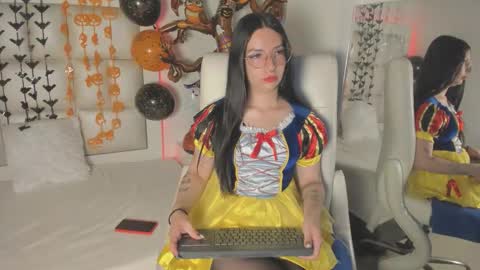 princess_tokyo_ online show from 10-14-25, 04:57
