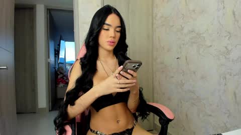 Luciana Alzate  online show from 05-13-26, 11:00