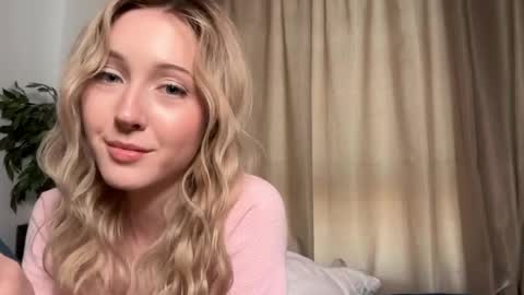 Snapshot of princessmood chatting on 04-25-26, 02:47 Kate online show from 04-25-26, 02:47