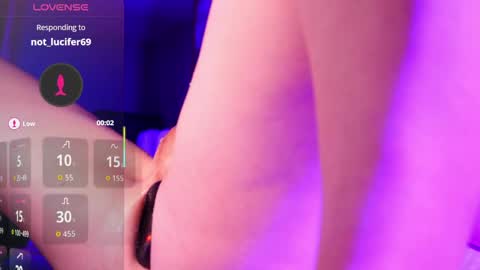 Snapshot of princessofyourdreams chatting on 05-30-26, 05:37 Gwyndoline Moon online show from 05-30-26, 05:37