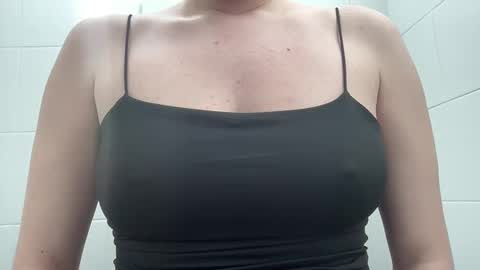 Snapshot of princesss99495055 chatting on 03-10-25, 12:37 PureLust Couple online show from 03-10-25, 12:37