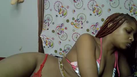 Snapshot of priya_queen chatting on 05-30-26, 07:00 priya_queen online show from 05-30-26, 07:00