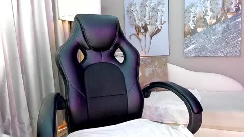 Priya Rose online show from 01-16-25, 08:57