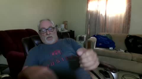 Snapshot of prlbob77 chatting on 09-27-25, 06:35 prlbob77 online show from 09-27-25, 06:35