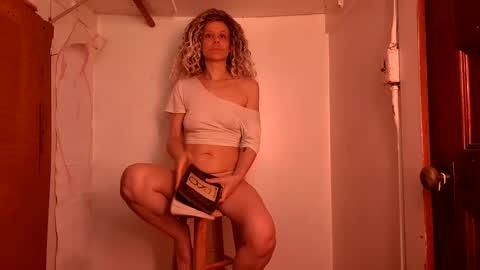 Snapshot of professorhushh chatting on 12-01-25, 07:35 professorhushh online show from 12-01-25, 07:35