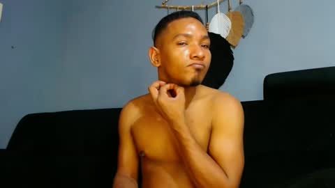 Snapshot of prometo23cm chatting on 01-07-25, 12:09 Grande y Gruesa online show from 01-07-25, 12:09