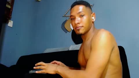 Snapshot of prometo23cm chatting on 02-12-25, 12:44 Grande y Gruesa online show from 02-12-25, 12:44