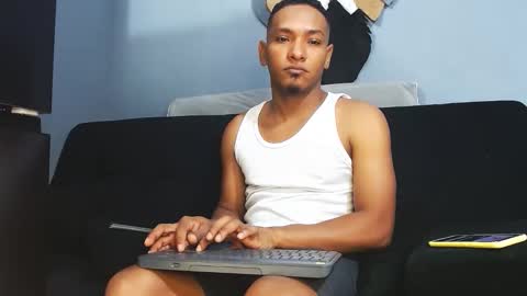 Snapshot of prometo23cm chatting on 10-08-25, 08:01 Grande y Gruesa online show from 10-08-25, 08:01