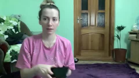 Snapshot of proud_sweet_21 chatting on 10-22-25, 10:31 proud sweet 21 online show from 10-22-25, 10:31