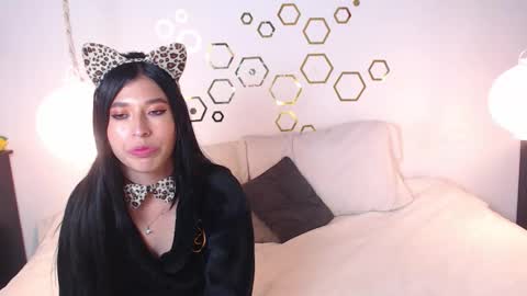 Adris  Juan online show from 11-23-25, 04:01