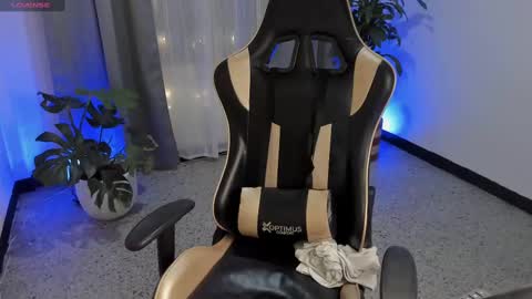    INDEPENDENT MODEL online show from 02-09-25, 11:36