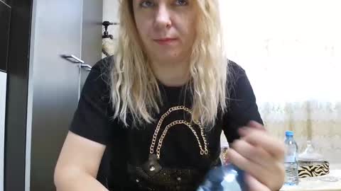 Snapshot of pryncess_sweety chatting on 11-21-25, 09:08 Pryncess sweety online show from 11-21-25, 09:08