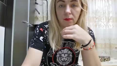 Snapshot of pryncess_sweety chatting on 11-27-25, 07:10 Pryncess sweety online show from 11-27-25, 07:10