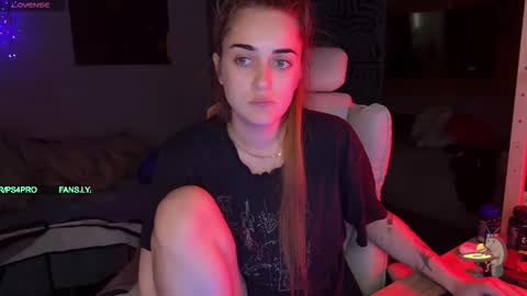 Snapshot of ps6pro chatting on 10-19-25, 11:27 Queen of Pain online show from 10-19-25, 11:27