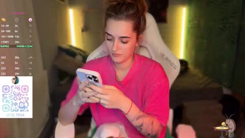 Queen of Pain online show from 01-11-26, 03:55