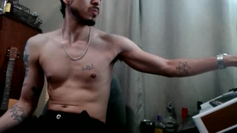 Snapshot of psilocipher chatting on 06-10-26, 12:11 Sk8wave online show from 06-10-26, 12:11