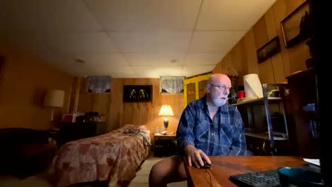 Snapshot of ptyhosefetish chatting on 11-29-25, 12:08 ptyhosefetish online show from 11-29-25, 12:08