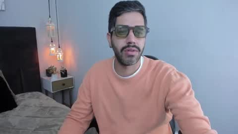 Snapshot of puch16 chatting on 09-29-25, 03:50 Diego online show from 09-29-25, 03:50