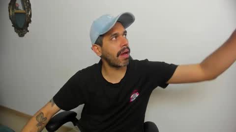 Snapshot of puch16 chatting on 01-12-26, 03:50 Diego online show from 01-12-26, 03:50