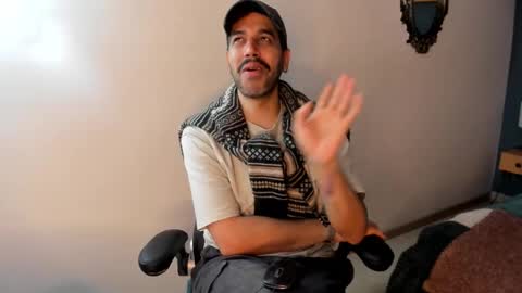 Snapshot of puch16 chatting on 02-09-26, 03:49 Diego online show from 02-09-26, 03:49