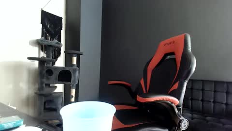 Krystle online show from 01-05-25, 02:27