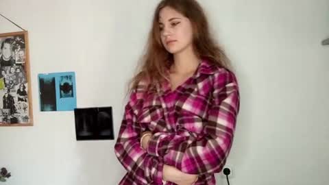 Lily  online show from 07-17-26, 07:15