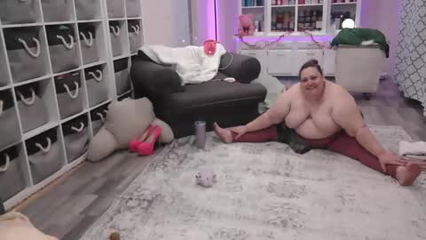 Snapshot of pugglelover chatting on 02-15-25, 04:23 Puggie - online show from 02-15-25, 04:23