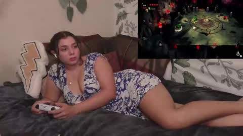 Snapshot of punkpuppy chatting on 09-25-25, 02:37 emmy online show from 09-25-25, 02:37