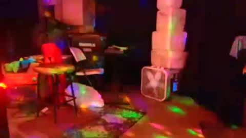 Snapshot of punkrunr083 chatting on 09-17-25, 08:49 punkrunr083 online show from 09-17-25, 08:49