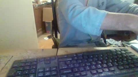 pup_y online show from 10-20-25, 12:00