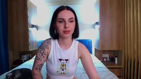 Julia online show from 05-15-26, 03:30