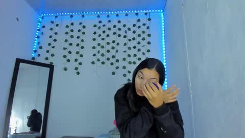 Snapshot of purefire2000 chatting on 10-17-25, 11:02 purefire2000 online show from 10-17-25, 11:02