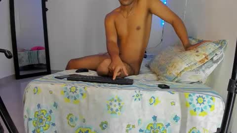 Snapshot of purefire2000 chatting on 11-07-25, 11:10 purefire2000 online show from 11-07-25, 11:10