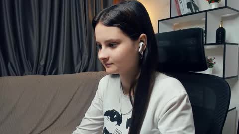 Snapshot of puremelody chatting on 10-08-25, 09:23 puremelody online show from 10-08-25, 09:23